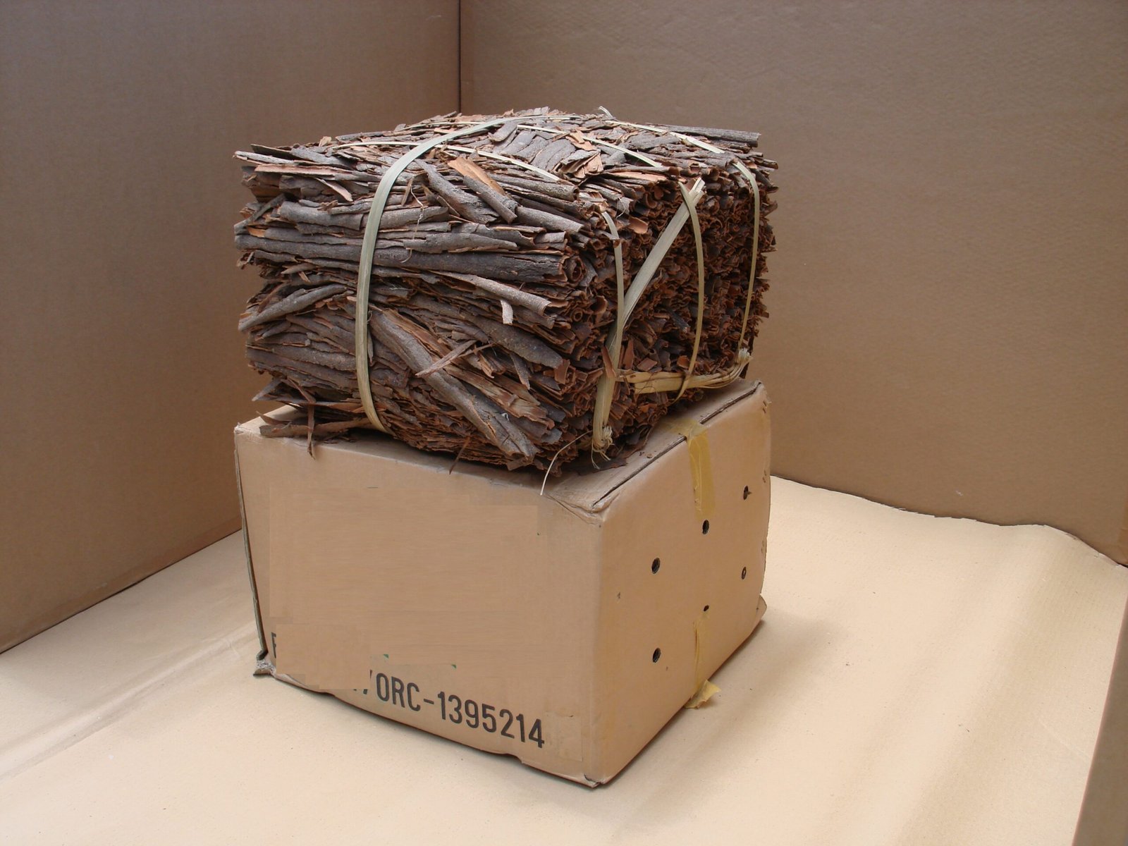 Food Contact Packaging 2025 Cassia 25kg carton